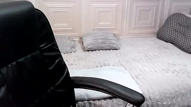 LolkaAlyss online show from May 2026 07:32:01 AM