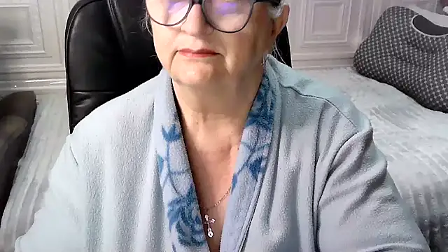 LolkaAlyss online show from April 2026 09:30:02 PM