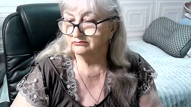 LolkaAlyss online show from April 2026 04:42:02 PM