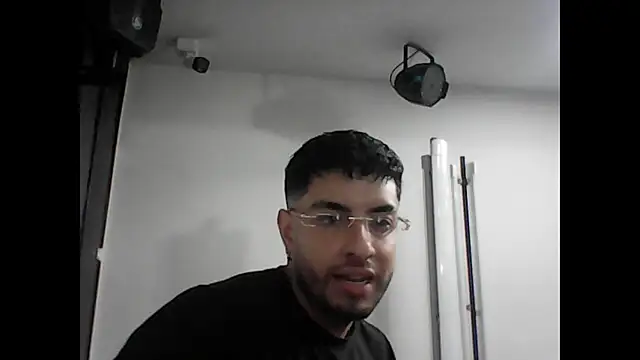 Snapshot of dereck_fiore chatting on February 2025 06:01:01 PM dereck fiore online show from February 2025 06:01:01 PM