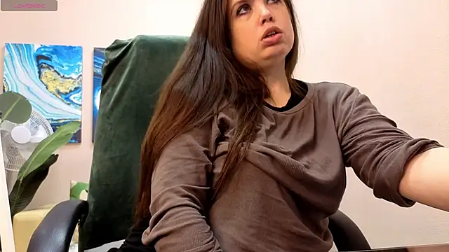 Snapshot of BattyMoll chatting on October 2025 03:11:01 PM BattyMoll online show from October 2025 03:11:01 PM