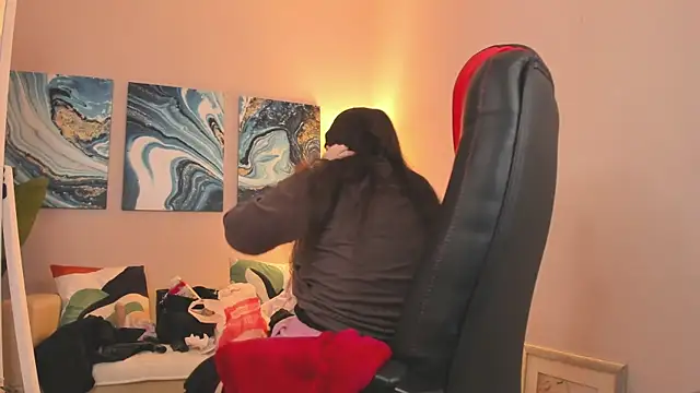 Snapshot of BattyMoll chatting on February 2025 06:31:01 PM BattyMoll online show from February 2025 06:31:01 PM