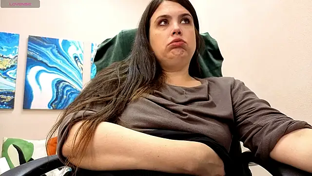 Snapshot of BattyMoll chatting on October 2025 03:14:02 PM BattyMoll online show from October 2025 03:14:02 PM