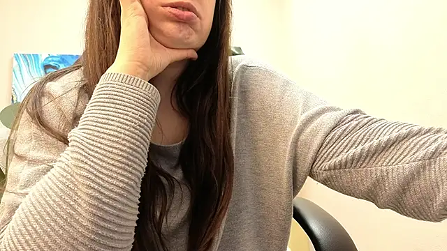 Snapshot of BattyMoll chatting on October 2025 03:12:01 PM BattyMoll online show from October 2025 03:12:01 PM