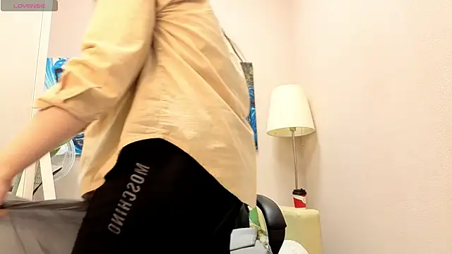 Snapshot of BattyMoll chatting on November 2025 03:27:01 PM BattyMoll online show from November 2025 03:27:01 PM