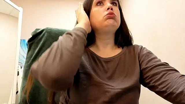 Snapshot of BattyMoll chatting on October 2025 03:44:02 PM BattyMoll online show from October 2025 03:44:02 PM