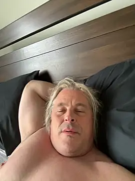 zeus337 online show from December 2025 01:45:01 PM