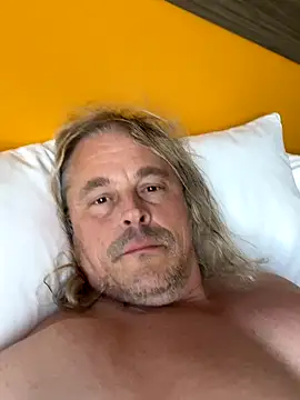 zeus337 online show from November 2025 03:17:02 PM