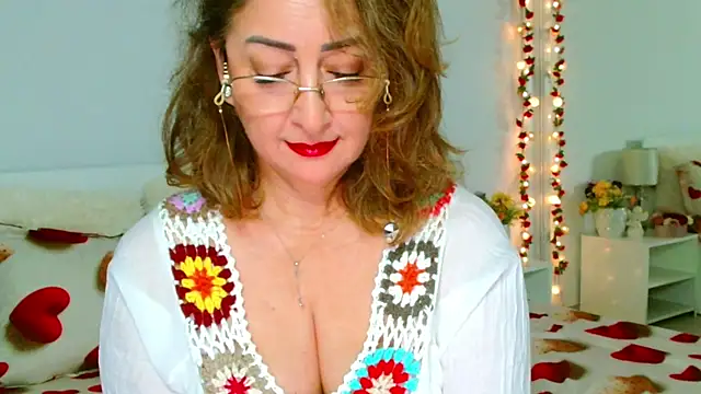 Snapshot of Tyana40 chatting on June 2026 01:17:02 AM Tyana40 online show from June 2026 01:17:02 AM
