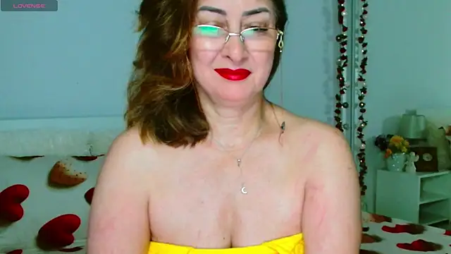Snapshot of Tyana40 chatting on July 2026 01:12:02 AM Tyana40 online show from July 2026 01:12:02 AM