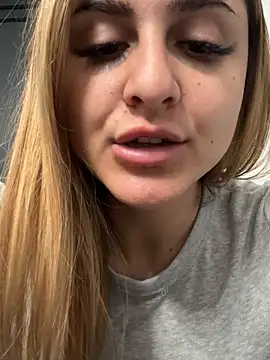 NicolePlay online show from March 2026 06:09:02 PM