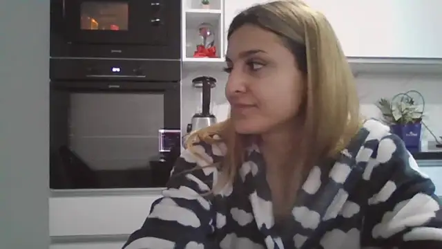 NicolePlay online show from March 2026 04:39:02 AM