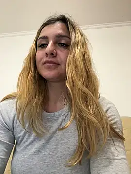 Snapshot of NicolePlay chatting on April 2026 09:10:02 PM NicolePlay online show from April 2026 09:10:02 PM