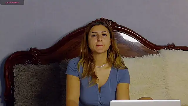 NicolePlay online show from October 2025 05:22:01 AM