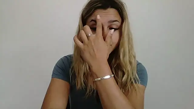 Snapshot of NicolePlay chatting on July 2026 05:19:02 AM NicolePlay online show from July 2026 05:19:02 AM