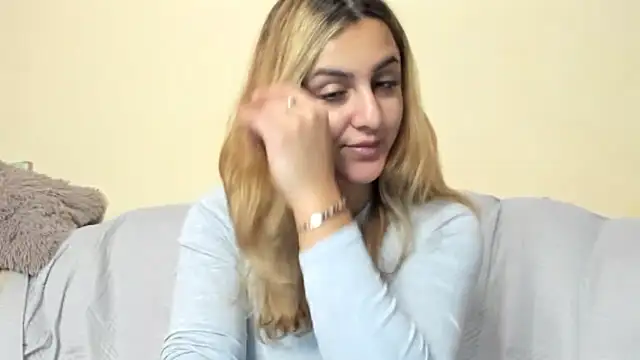 NicolePlay online show from February 2026 08:53:02 PM