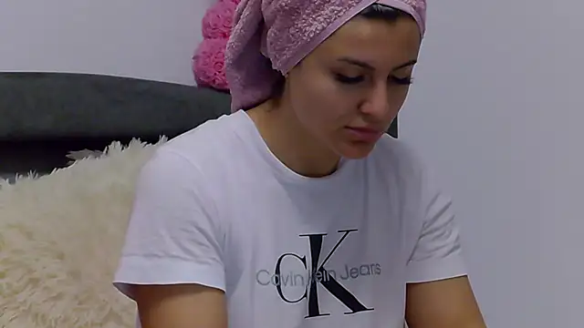 NicolePlay online show from April 2026 05:20:06 AM