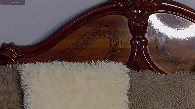 NicolePlay online show from January 2026 06:17:01 AM