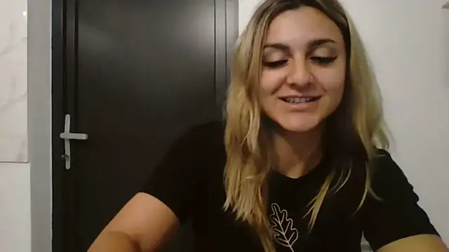 Snapshot of NicolePlay chatting on June 2026 02:38:01 AM NicolePlay online show from June 2026 02:38:01 AM
