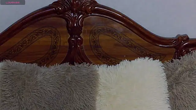 NicolePlay online show from February 2026 06:25:01 AM