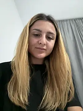 NicolePlay online show from April 2026 08:00:01 PM