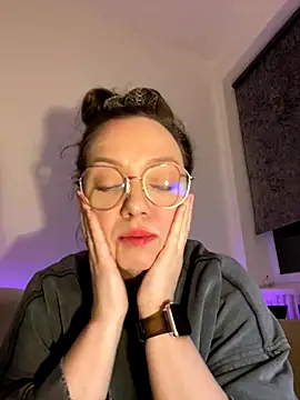 Snapshot of FemDom_RubyKnightXXO chatting on November 2025 07:30:01 PM FemDom RubyKnightXXO online show from November 2025 07:30:01 PM