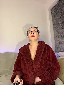 FemDom RubyKnightXXO online show from October 2025 07:44:02 PM