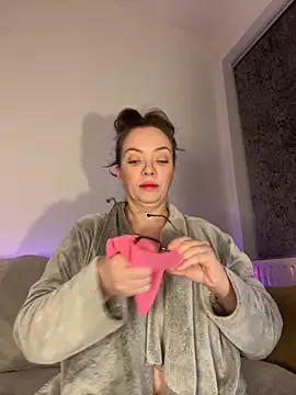 Snapshot of FemDom_RubyKnightXXO chatting on November 2025 08:09:02 PM FemDom RubyKnightXXO online show from November 2025 08:09:02 PM