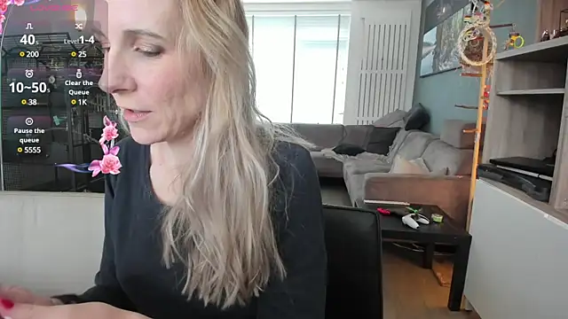 NaomiAndFriends online show from February 2025 10:48:02 AM