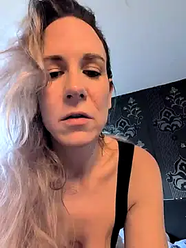 NaomiAndFriends online show from December 2024 11:23:01 AM