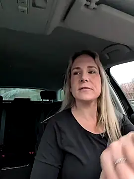 Snapshot of NaomiAndFriends chatting on February 2026 07:42:01 AM NaomiAndFriends online show from February 2026 07:42:01 AM