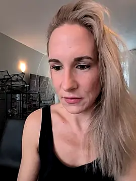 NaomiAndFriends online show from September 2025 07:51:01 AM