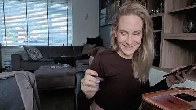 NaomiAndFriends online show from September 2025 08:43:02 AM