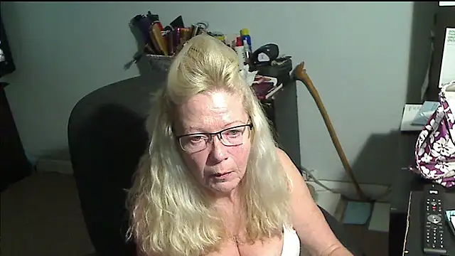 XTRAHORNYONE online show from November 2025 02:38:02 AM