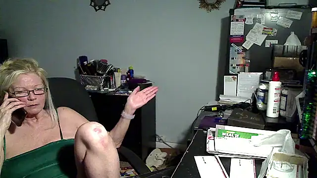 XTRAHORNYONE online show from May 2026 02:04:02 AM