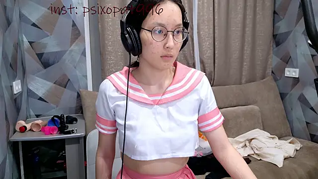 Snapshot of aliiiiiina chatting on September 2025 07:53:01 PM aliiiiiina online show from September 2025 07:53:01 PM