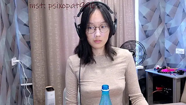 Snapshot of aliiiiiina chatting on September 2025 05:07:01 AM aliiiiiina online show from September 2025 05:07:01 AM