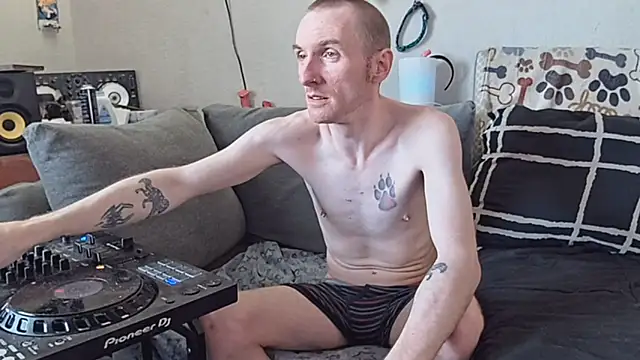 pyrowuff online show from March 2026 09:33:01 PM