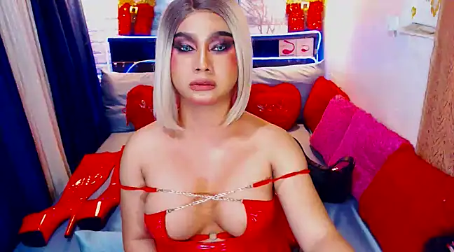 Snapshot of TsGoddessNhicolle chatting on February 2025 06:13:01 AM TsGoddessNhicolle online show from February 2025 06:13:01 AM