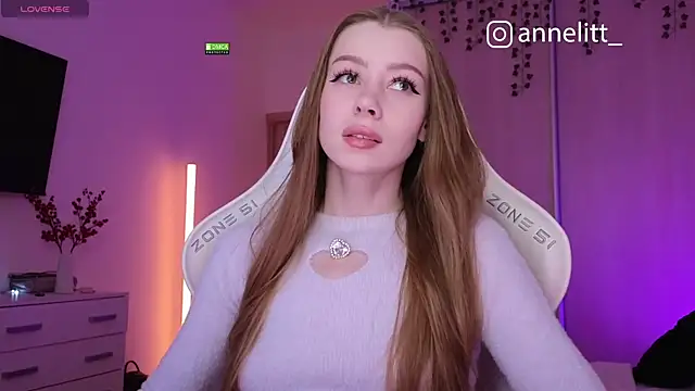 Annelitt online show from December 2025 08:20:01 PM