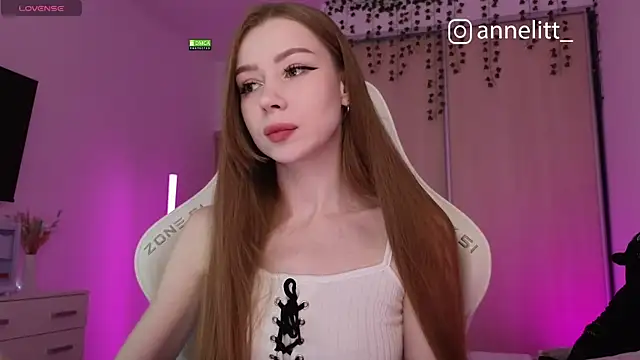 Annelitt online show from February 2026 07:56:01 PM