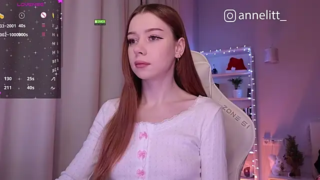 Snapshot of Annelitt chatting on January 2025 06:56:02 PM Annelitt online show from January 2025 06:56:02 PM