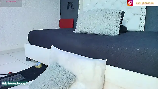 april jhonsson online show from January 2026 06:20:01 AM