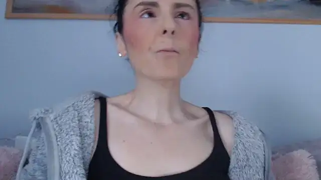 cleophee online show from April 2026 06:04:01 AM