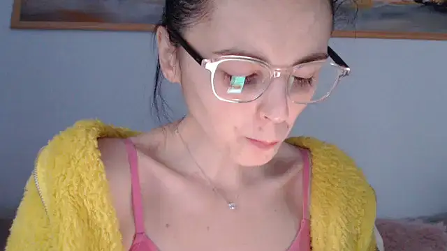 cleophee online show from March 2026 06:54:02 AM