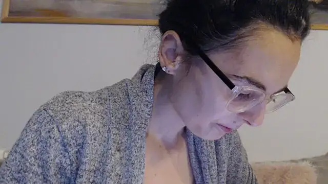 cleophee online show from February 2026 06:53:02 AM