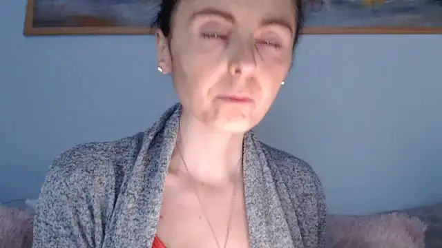 cleophee online show from April 2026 05:37:01 AM