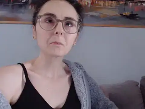 cleophee online show from March 2025 12:44:02 PM