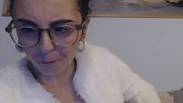 cleophee online show from November 2025 06:57:02 AM