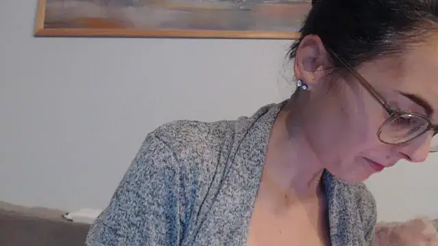 cleophee online show from December 2025 06:45:02 AM